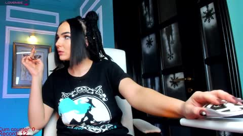 Moona  online show from 12/29/24, 03:24