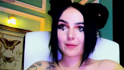 Moona  online show from 03/08/25, 12:11