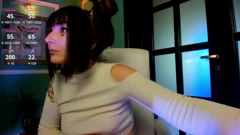 Moona  online show from 09/26/25, 09:35