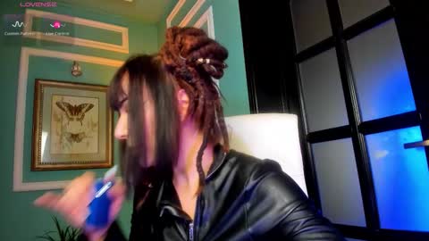 Moona  online show from 10/01/25, 01:28