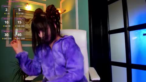 Moona  online show from 10/08/25, 09:40