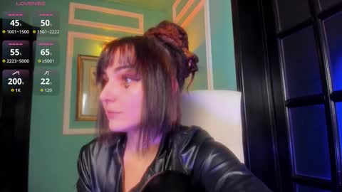 Moona  online show from 11/28/25, 02:31