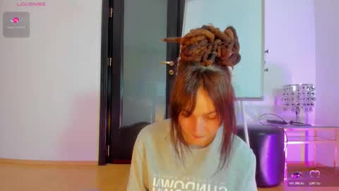 Moona  online show from 02/19/26, 08:32