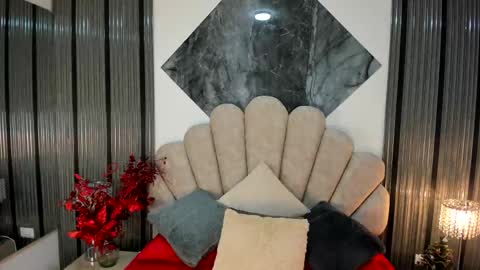 Snapshot of 1naughty_milf chatting on 01/08/26, 01:02 Luisa online show from 01/08/26, 01:02