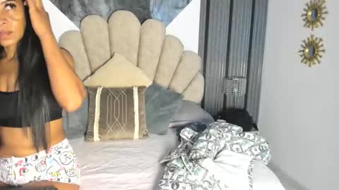 Snapshot of 1naughty_milf chatting on 02/26/26, 11:31 Luisa online show from 02/26/26, 11:31