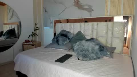 Snapshot of 1naughty_milf chatting on 07/24/26, 12:25 Luisa online show from 07/24/26, 12:25