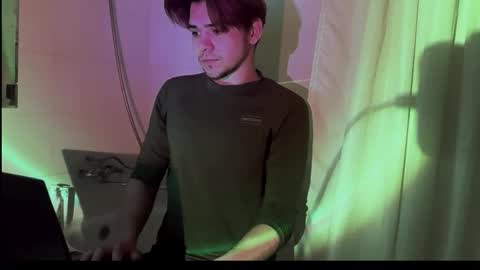 Snapshot of 1roberttt chatting on 10/14/25, 12:22 1roberttt online show from 10/14/25, 12:22