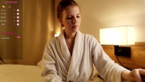 VICTORIA online show from 11/07/25, 01:16