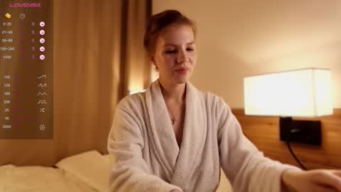 VICTORIA online show from 11/16/25, 01:22