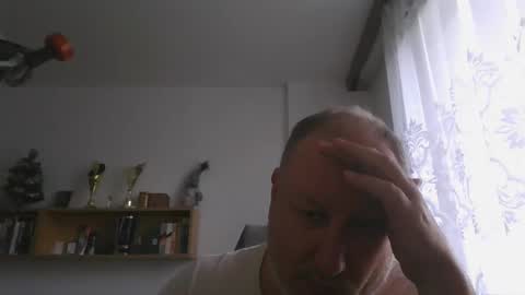 Snapshot of 1vaso chatting on 12/15/24, 07:57 1vaso online show from 12/15/24, 07:57