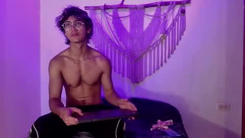 Snapshot of 2006_tgn chatting on 09/13/25, 12:05 2006_tgn online show from 09/13/25, 12:05