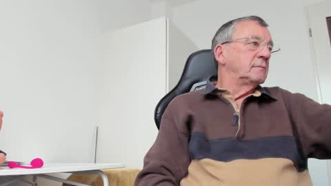 Henk online show from 12/12/24, 01:06