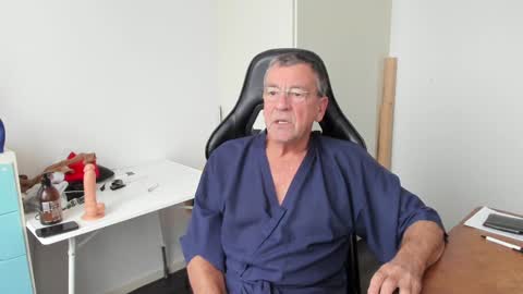 Henk online show from 12/15/24, 01:22