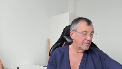 Henk online show from 01/01/25, 01:37