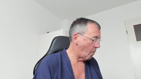 Henk online show from 01/20/25, 01:42