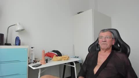 Henk online show from 02/10/25, 03:21