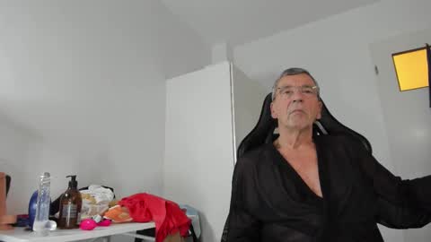 Henk online show from 11/05/25, 04:18