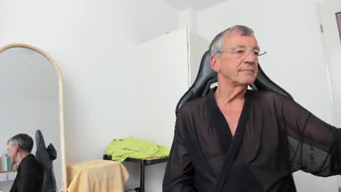 Henk online show from 07/07/26, 01:37