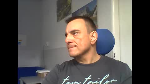 Snapshot of 2025eyesforyou chatting on 02/21/26, 08:15 2025eyesforyou online show from 02/21/26, 08:15