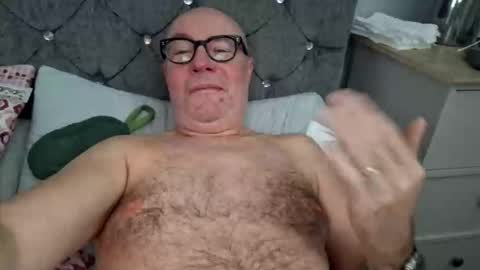 Snapshot of 211scudder chatting on 12/14/25, 10:53 211skoosh online show from 12/14/25, 10:53
