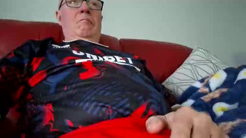 Snapshot of 211scudder chatting on 01/18/26, 02:43 211skoosh online show from 01/18/26, 02:43