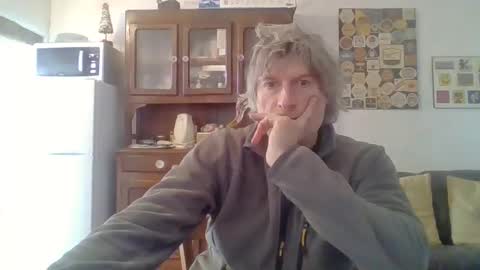 22esserre online show from 01/29/25, 01:49