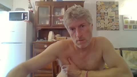 22esserre online show from 09/12/25, 01:44