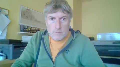 22esserre online show from 09/23/25, 02:53