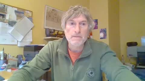 22esserre online show from 10/28/25, 03:47