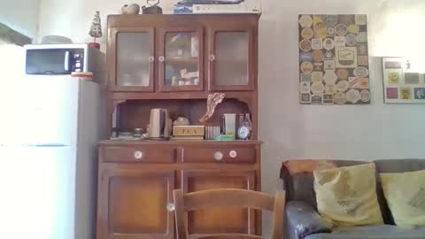 22esserre online show from 11/13/25, 12:48