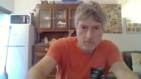 Snapshot of 22esserre chatting on 04/27/26, 12:03 22esserre online show from 04/27/26, 12:03