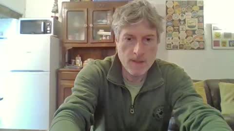 Snapshot of 22esserre chatting on 05/04/26, 11:17 22esserre online show from 05/04/26, 11:17