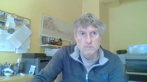 Snapshot of 22esserre chatting on 05/11/26, 02:45 22esserre online show from 05/11/26, 02:45