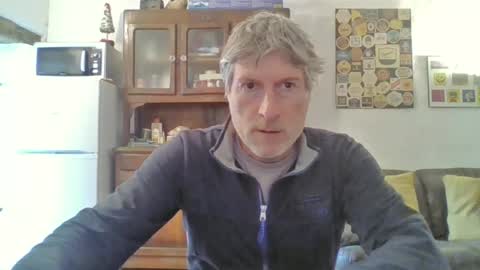 Snapshot of 22esserre chatting on 05/13/26, 11:29 22esserre online show from 05/13/26, 11:29
