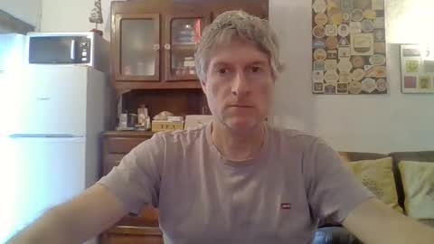 Snapshot of 22esserre chatting on 05/29/26, 11:41 22esserre online show from 05/29/26, 11:41