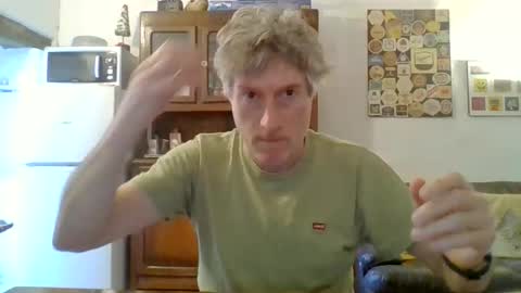Snapshot of 22esserre chatting on 06/05/26, 12:00 22esserre online show from 06/05/26, 12:00
