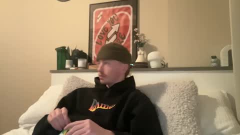 Snapshot of 26sneakers chatting on 12/31/24, 11:39 26sneakers online show from 12/31/24, 11:39