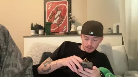 Snapshot of 26sneakers chatting on 01/02/25, 07:29 26sneakers online show from 01/02/25, 07:29