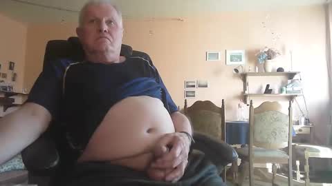 Snapshot of 29famila chatting on 12/15/25, 12:20 29famila online show from 12/15/25, 12:20