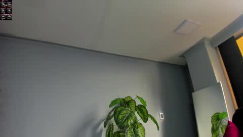 Snapshot of 2_fire chatting on 11/06/25, 08:54 2_fire online show from 11/06/25, 08:54