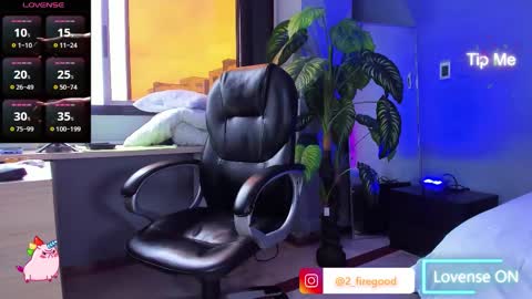 Snapshot of 2_fire chatting on 11/14/25, 07:56 2_fire online show from 11/14/25, 07:56