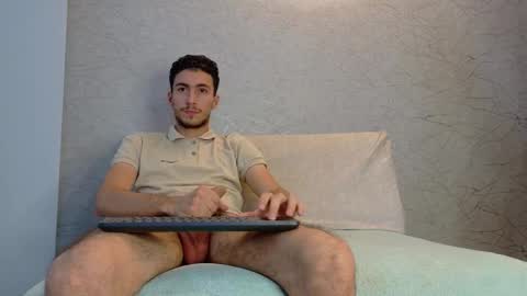 Snapshot of 2alexoconor chatting on 11/29/25, 08:12 2alexoconor online show from 11/29/25, 08:12