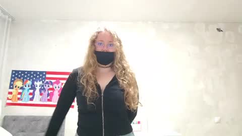 Anabel  Please thumbs up  online show from 07/31/26, 12:43
