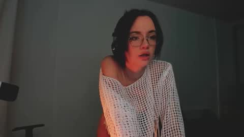 Snapshot of 2b_ chatting on 10/25/25, 04:09 Sasha weekend from 14 to 27 November online show from 10/25/25, 04:09