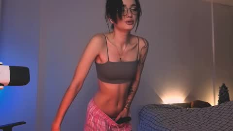 Snapshot of 2b_ chatting on 01/06/26, 03:54 Sasha weekend from 14 to 27 November online show from 01/06/26, 03:54