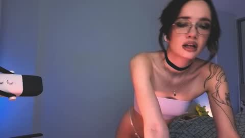 Snapshot of 2b_ chatting on 01/10/26, 04:14 Sasha weekend from 14 to 27 November online show from 01/10/26, 04:14