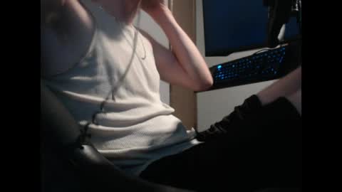 Snapshot of 2big2hype chatting on 06/03/26, 02:03 cheif online show from 06/03/26, 02:03