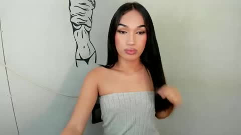 Snapshot of 2damnh0t_slut chatting on 02/15/25, 06:23 haduki online show from 02/15/25, 06:23