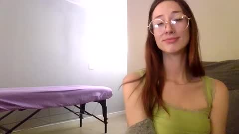 Snapshot of 2gorls1link chatting on 12/31/24, 11:17 2girls1link online show from 12/31/24, 11:17