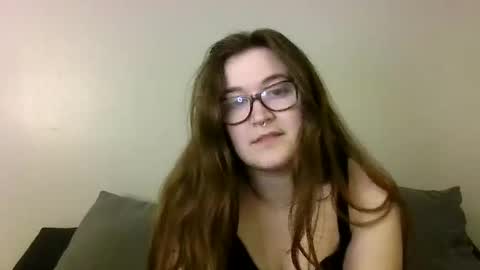 Snapshot of 2gorls1link chatting on 01/03/25, 05:39 2girls1link online show from 01/03/25, 05:39